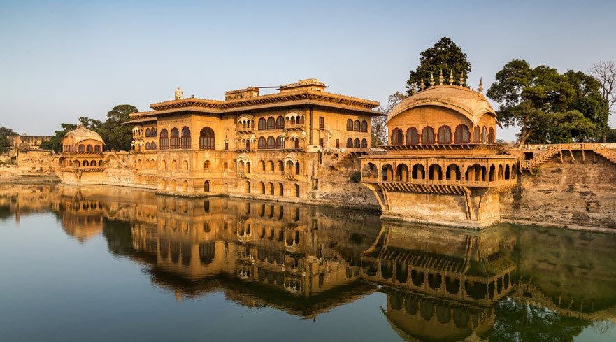 Deeg Palace